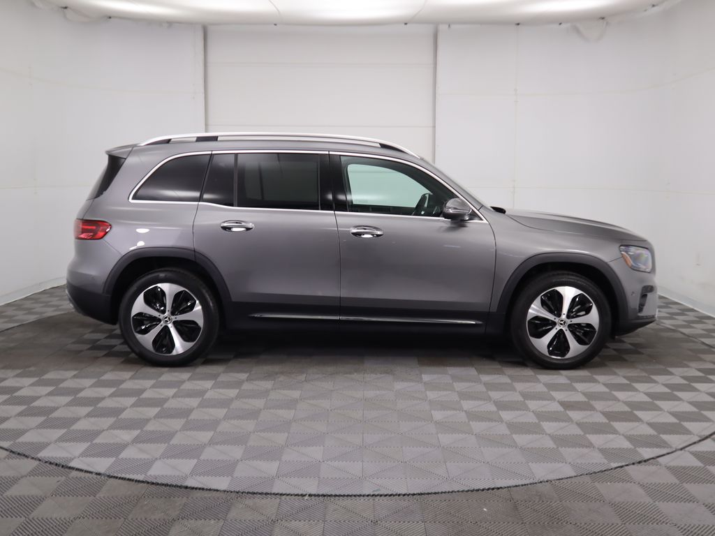 2025 Mercedes Benz GLB 250 photo 4