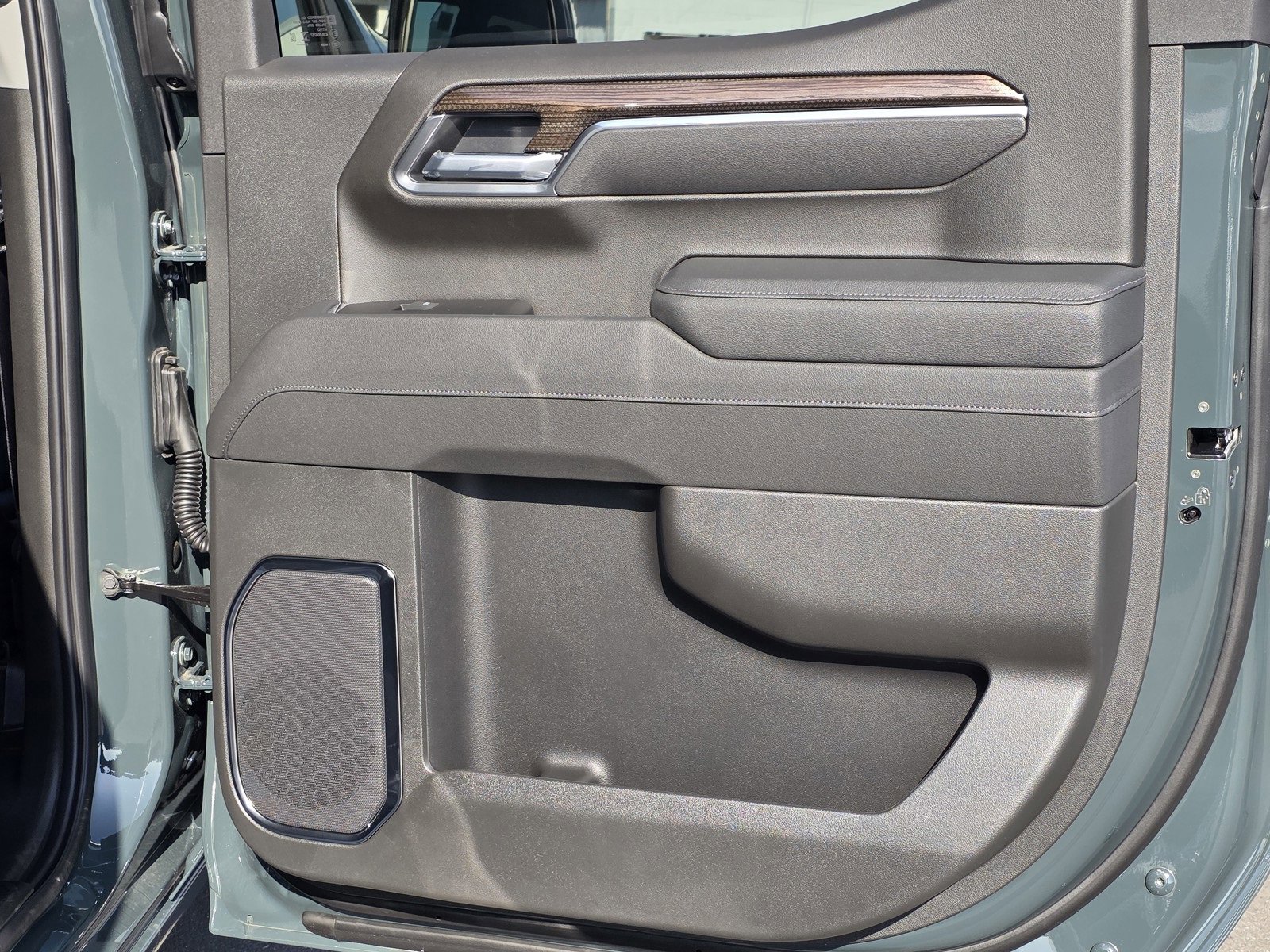 2025 Chevrolet Silverado LT photo 14