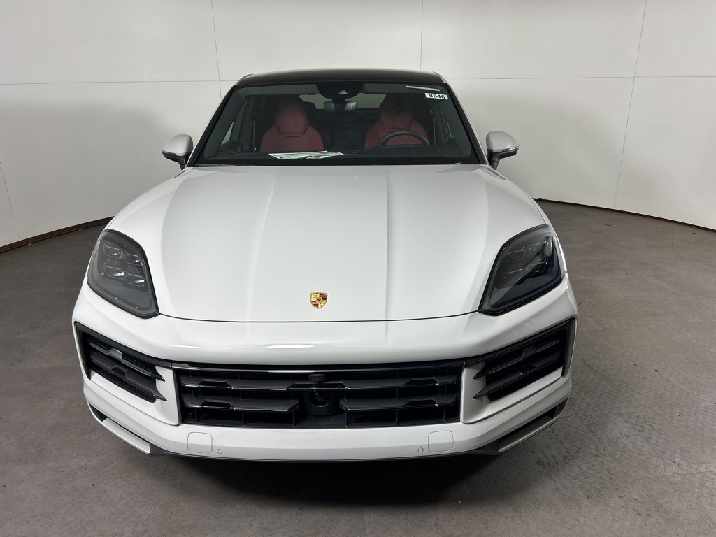 2025 Porsche Cayenne Coupe photo 2