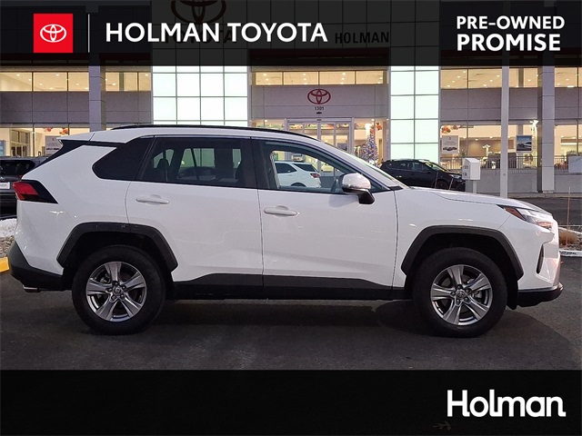 2023 Toyota RAV4 XLE's photo