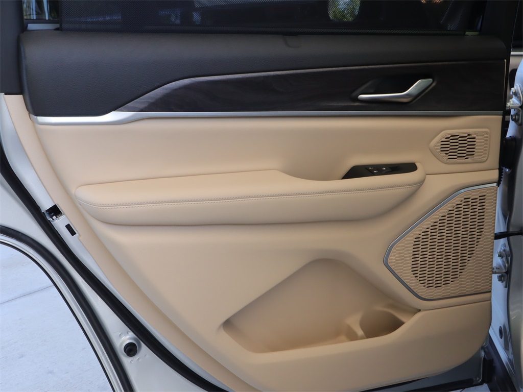 2024 Jeep Grand Cherokee Limited photo 20