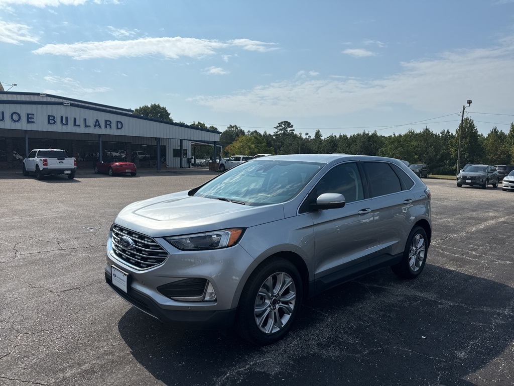 2024 Ford Edge Titanium photo 8