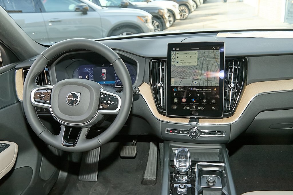 2026 VOLVO XC60 - Image 23