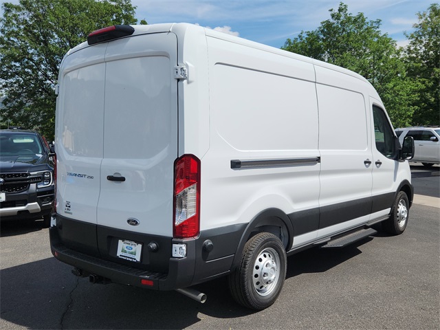 2025 Ford Transit Cargo Van photo 3