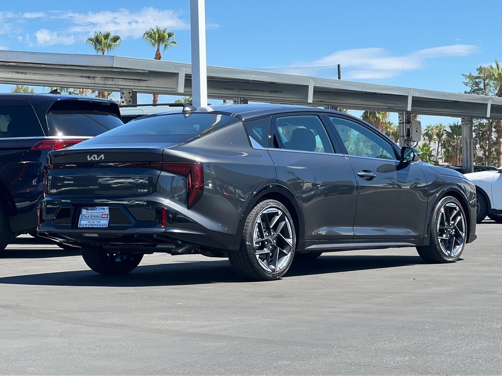 2025 Kia K4 GT-Line photo 3