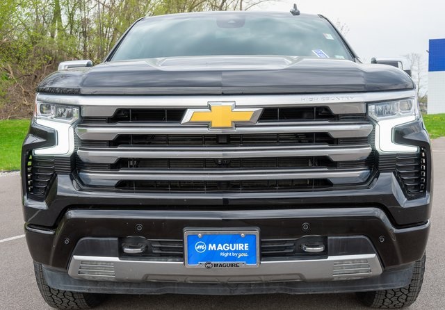 2024 Chevrolet Silverado 1500 High Country photo 2