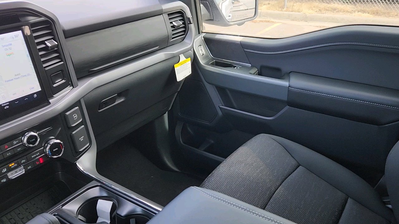 2025 Ford F-150 XLT photo 11