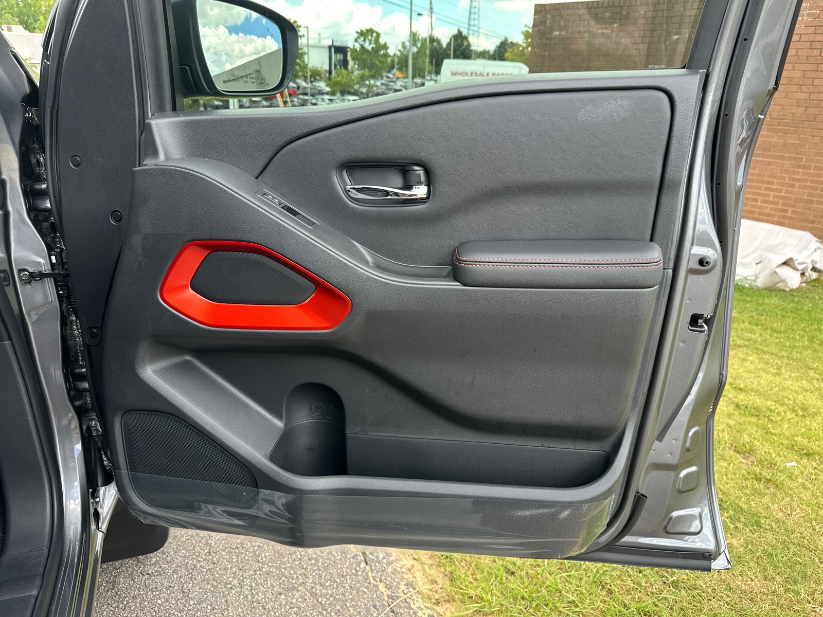 2025 Nissan Frontier PRO-4X photo 14