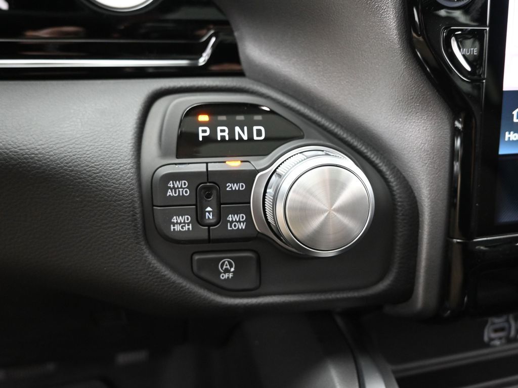 2026 Ram 1500 Laramie photo 18
