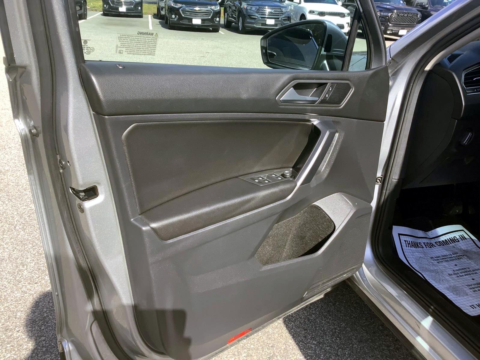 2021 Volkswagen Tiguan R-Line Black SEL photo 11