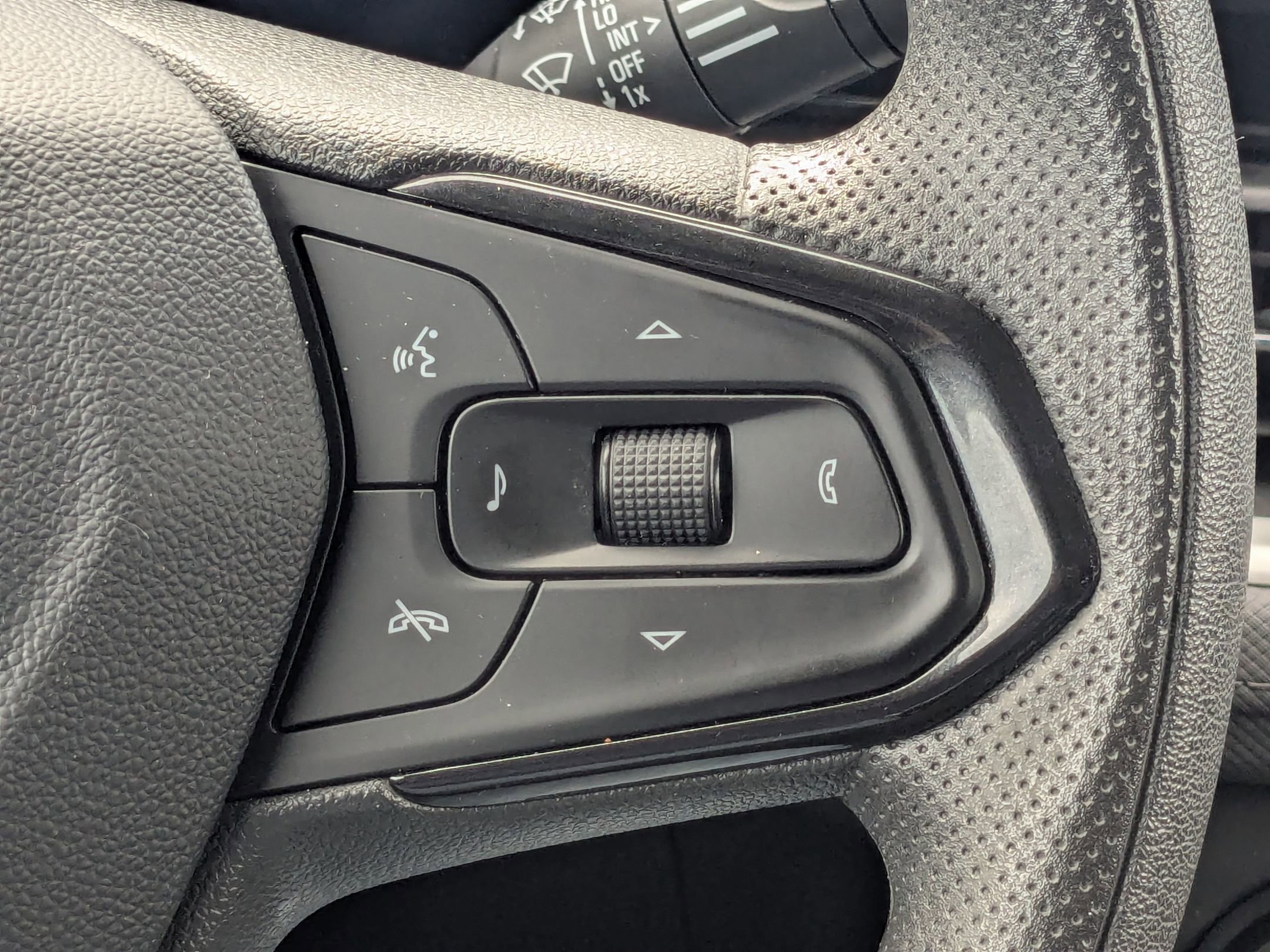2024 Chevrolet Trailblazer LS photo 18