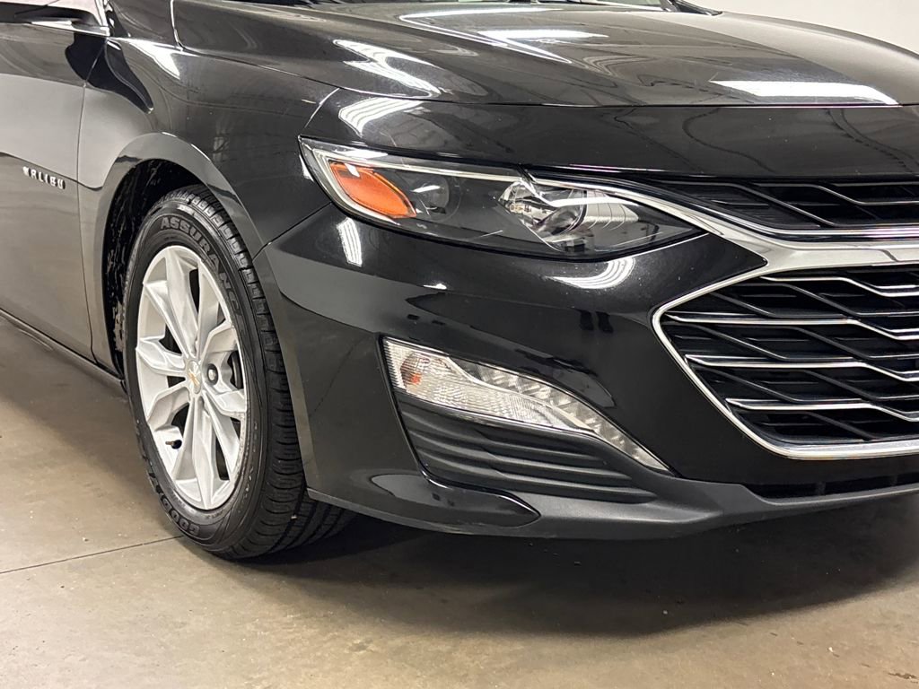 2023 Chevrolet Malibu 1LT photo 2