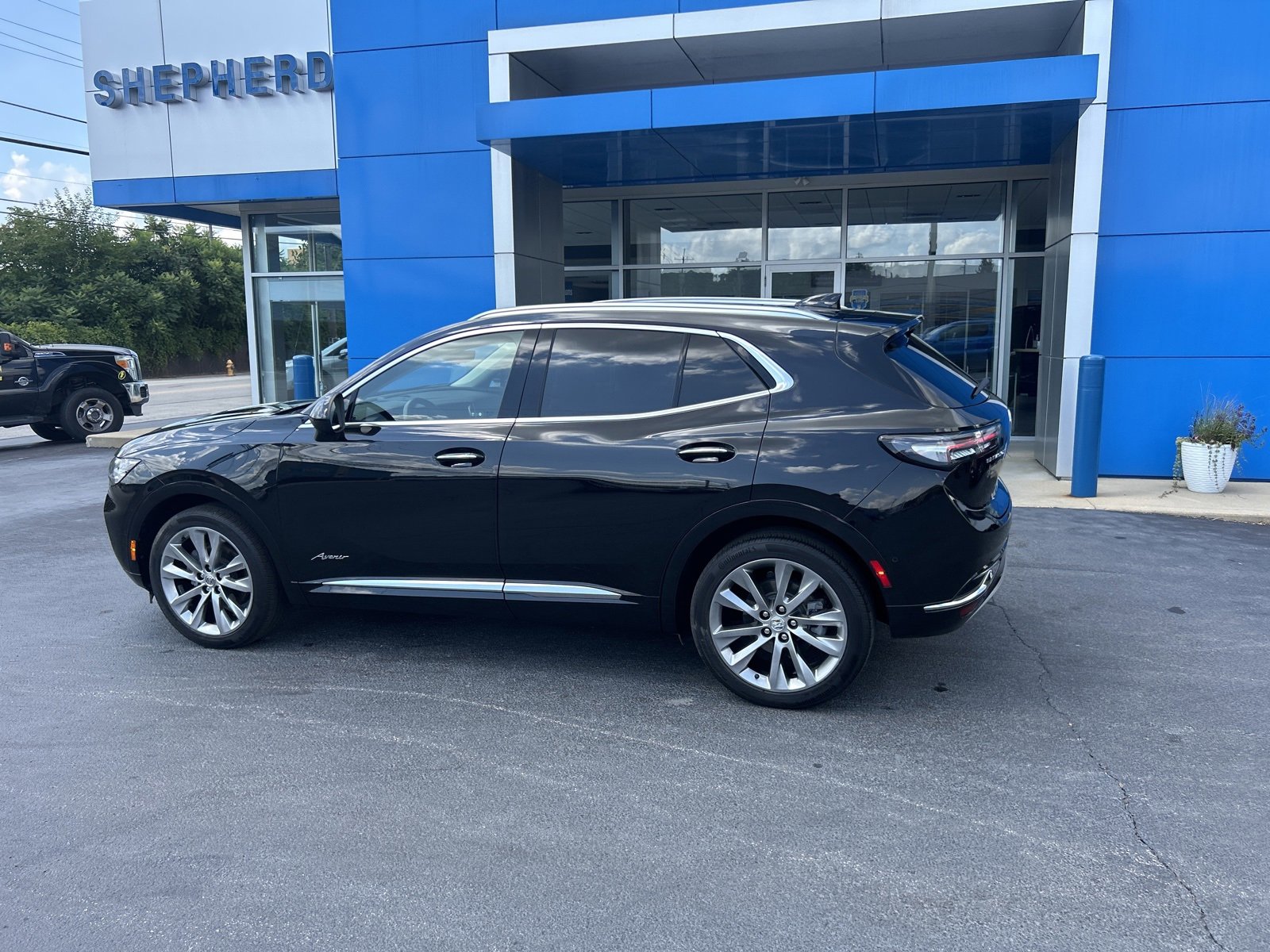 2023 Buick Envision Avenir photo 3