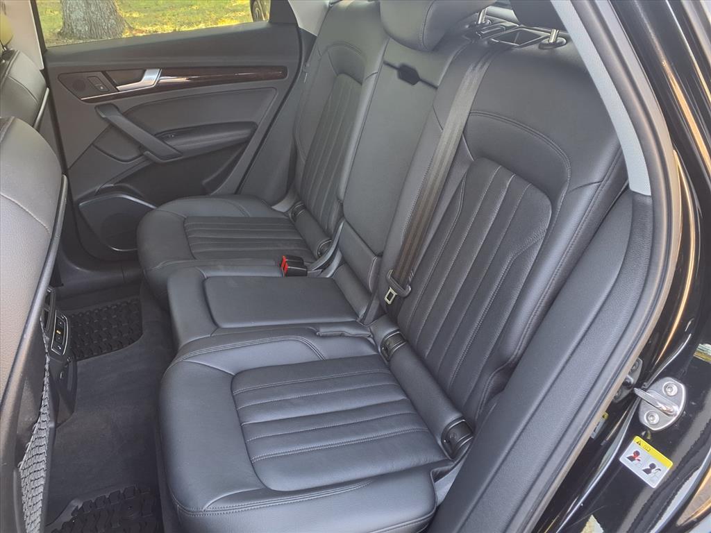 2020 Audi Q5 45 Premium Plus photo 6