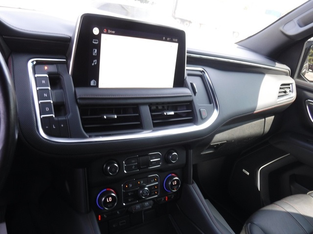 2022 Chevrolet Suburban RST photo 23