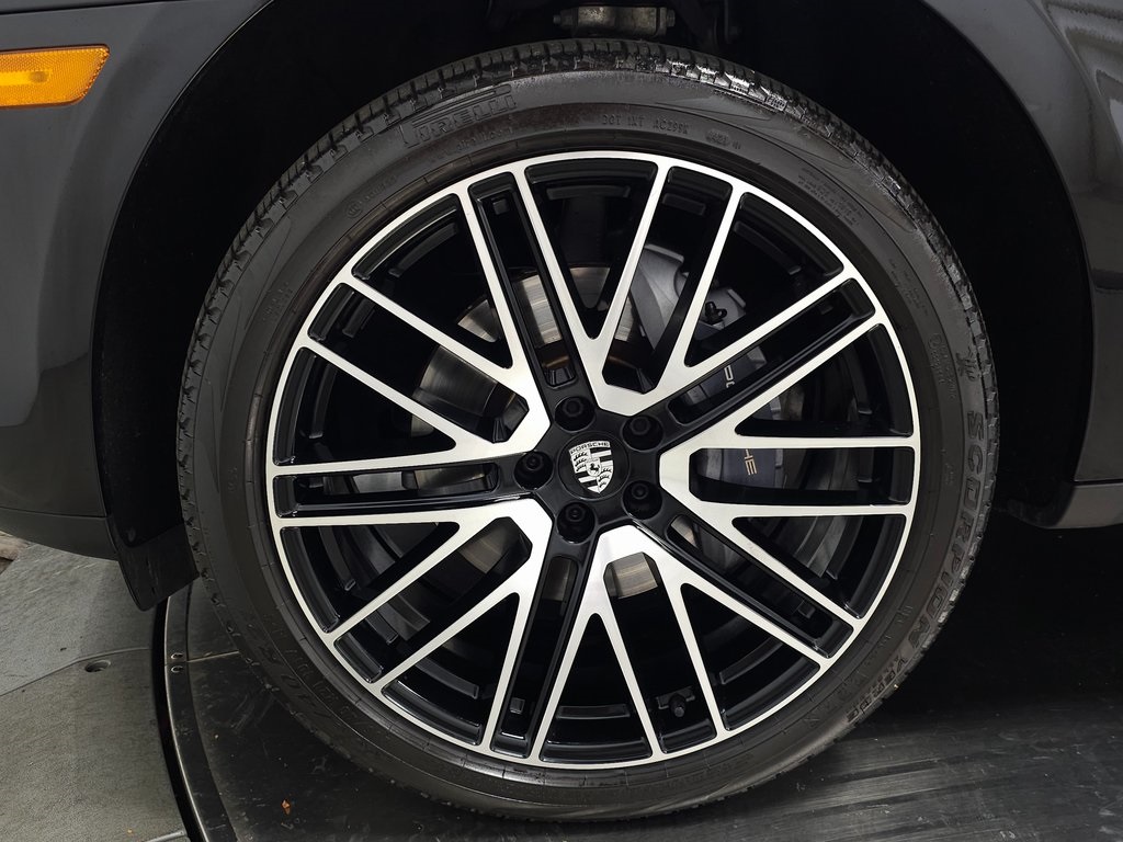 2022 PORSCHE MACAN - Image 13