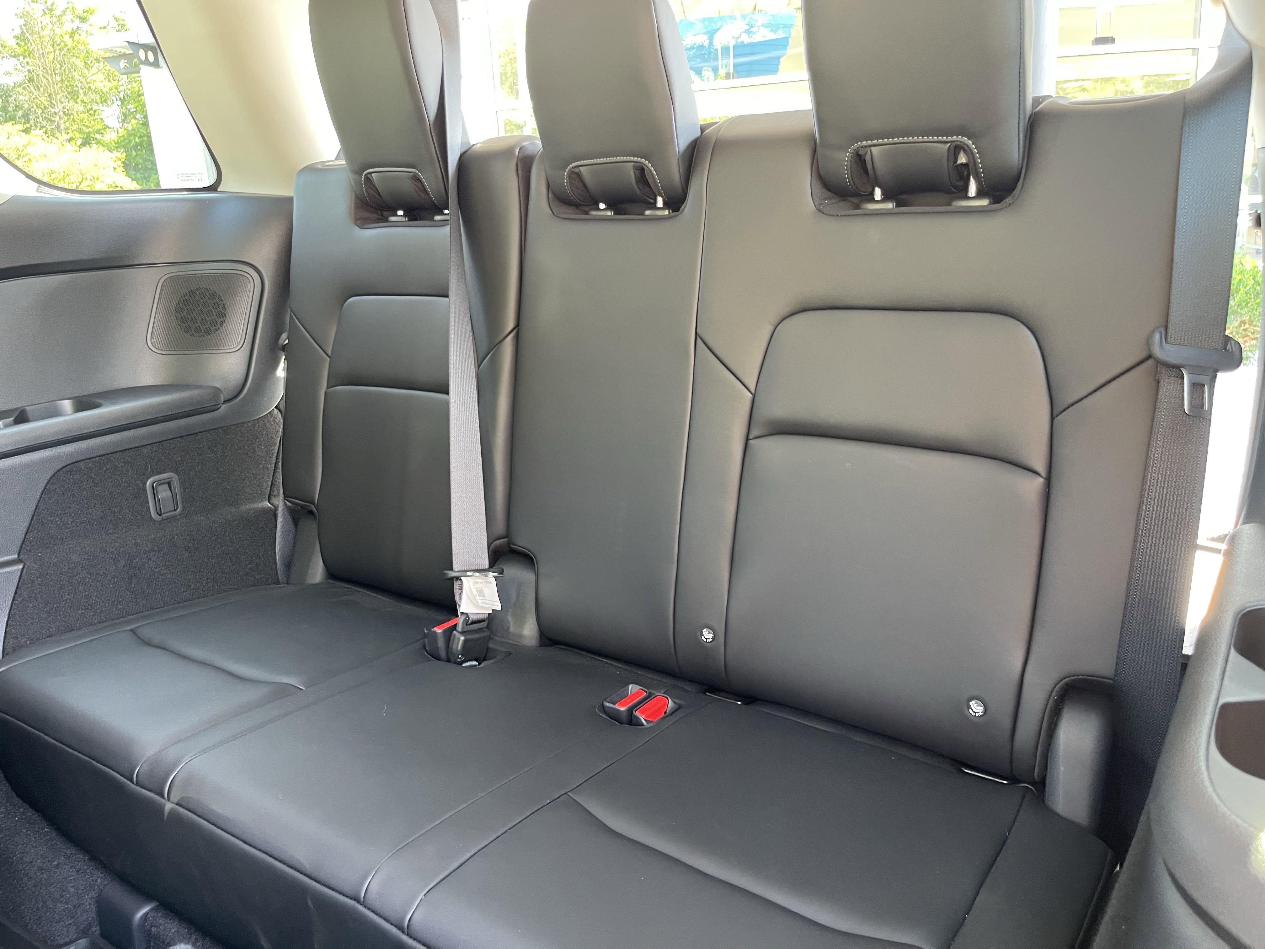 2024 Nissan Pathfinder Platinum photo 19