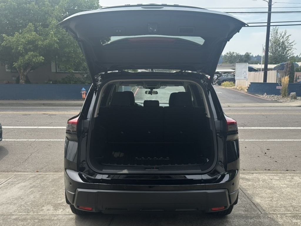 2026 Nissan Rogue SV photo 9