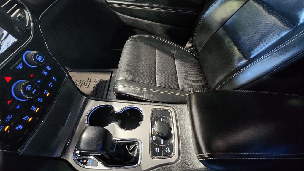 2021 Jeep Grand Cherokee Anniversary Edition photo 25