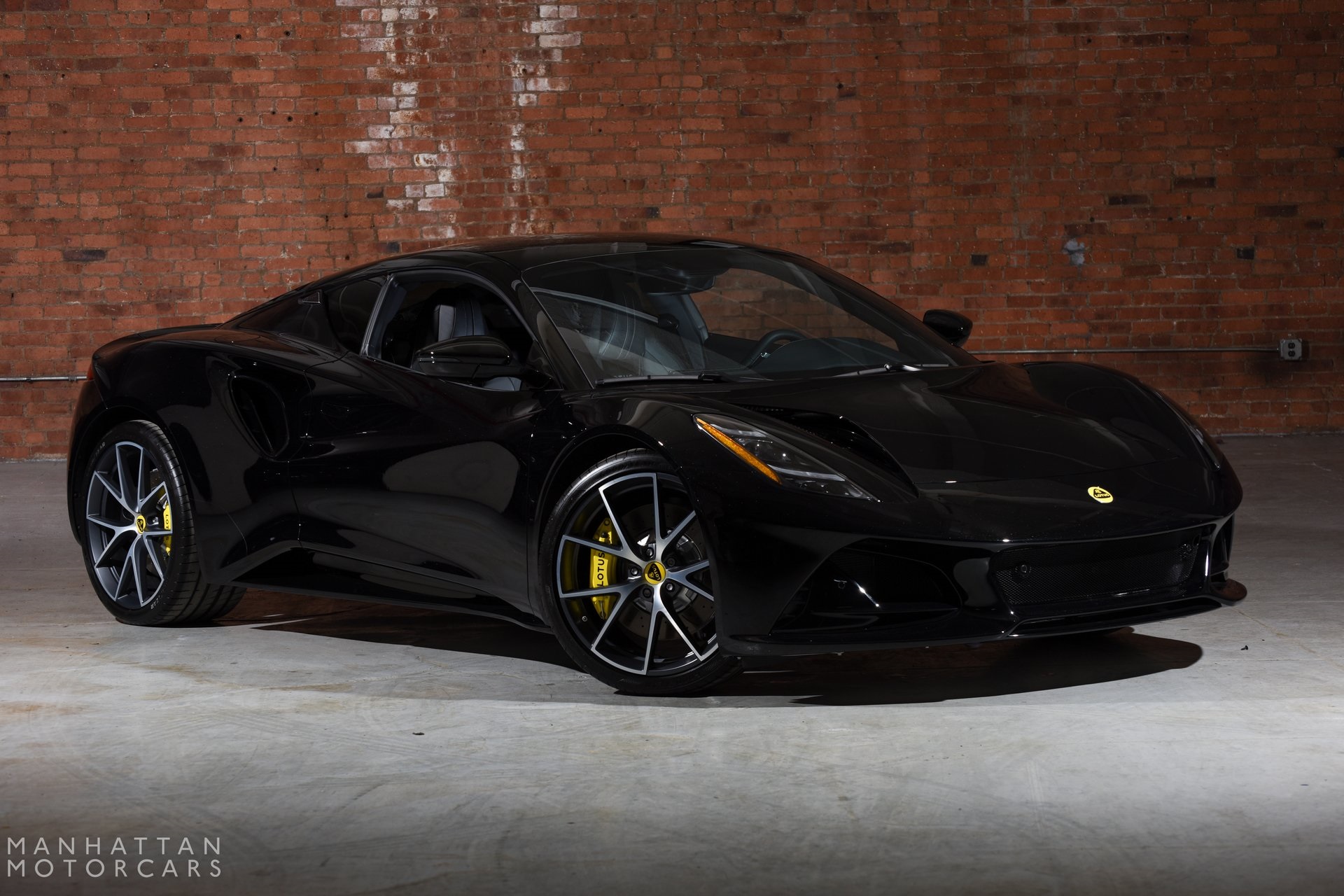 2024 Lotus Emira photo 3