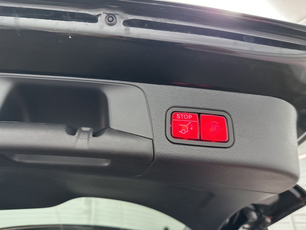 2026 Mercedes Benz GLB 250 4MATIC photo 24