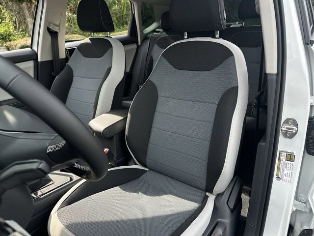 2025 Volkswagen Taos S photo 3