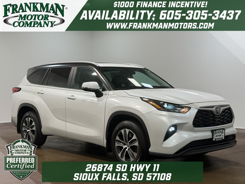 2023 Toyota Highlander XLE's photo