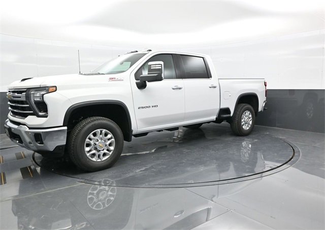 2026 Chevrolet Silverado 2500HD LTZ photo 2