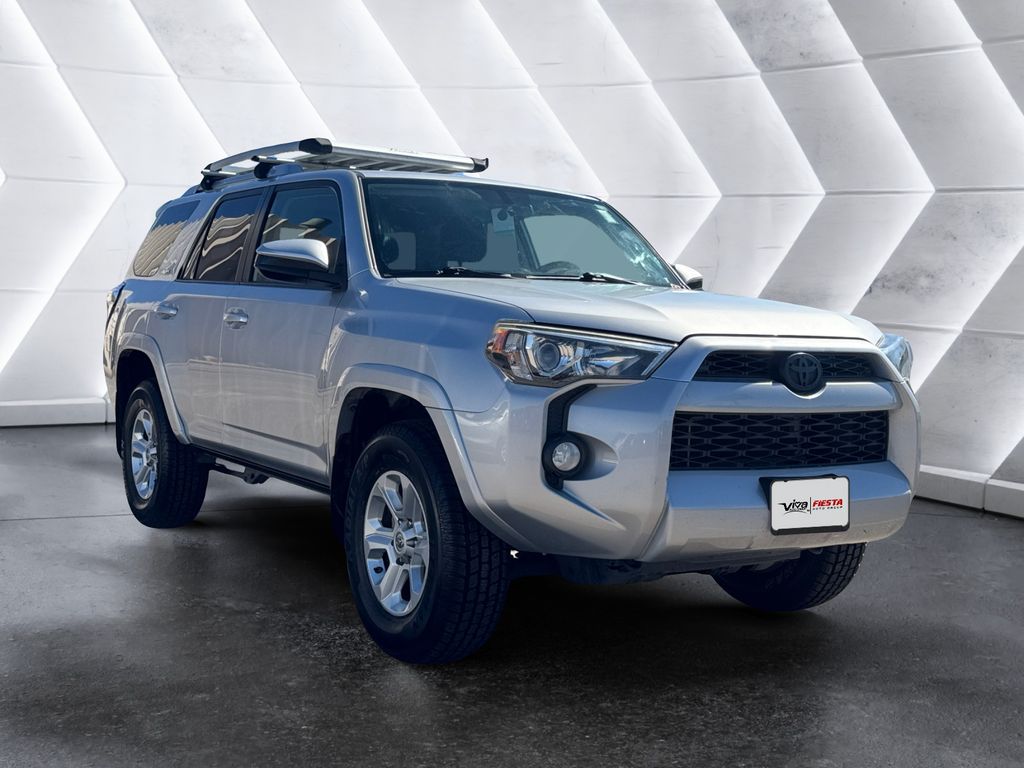 2018 Toyota 4Runner SR5's photo