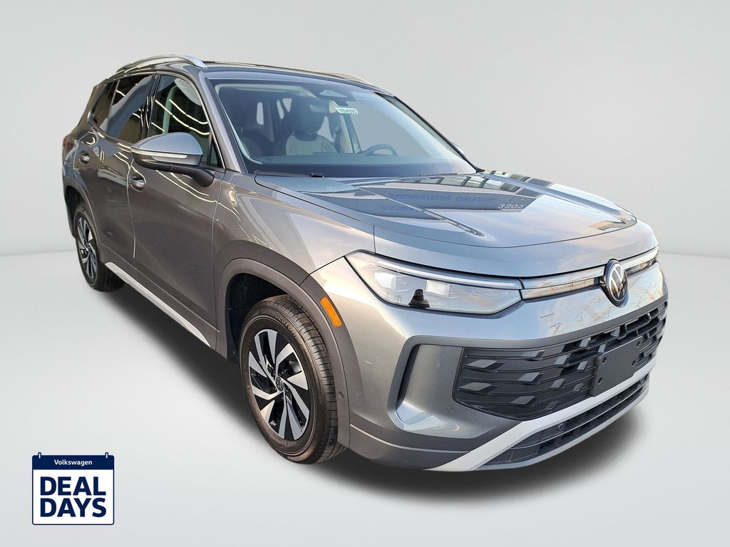 2025 Volkswagen Tiguan S photo 3