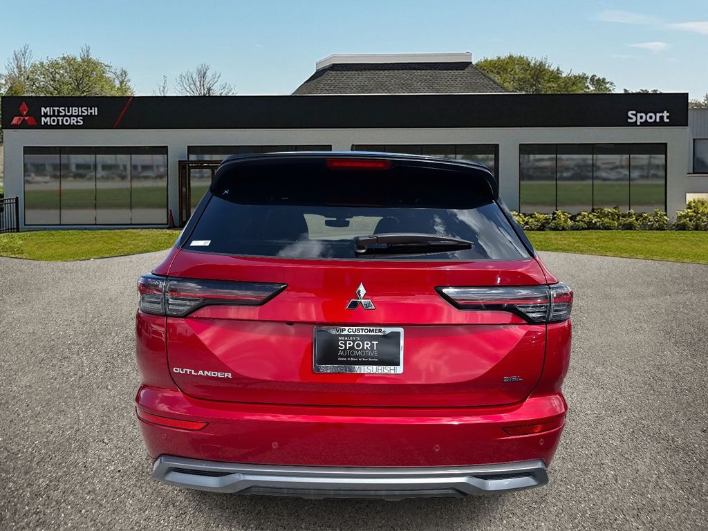 2025 Mitsubishi Outlander SEL photo 4