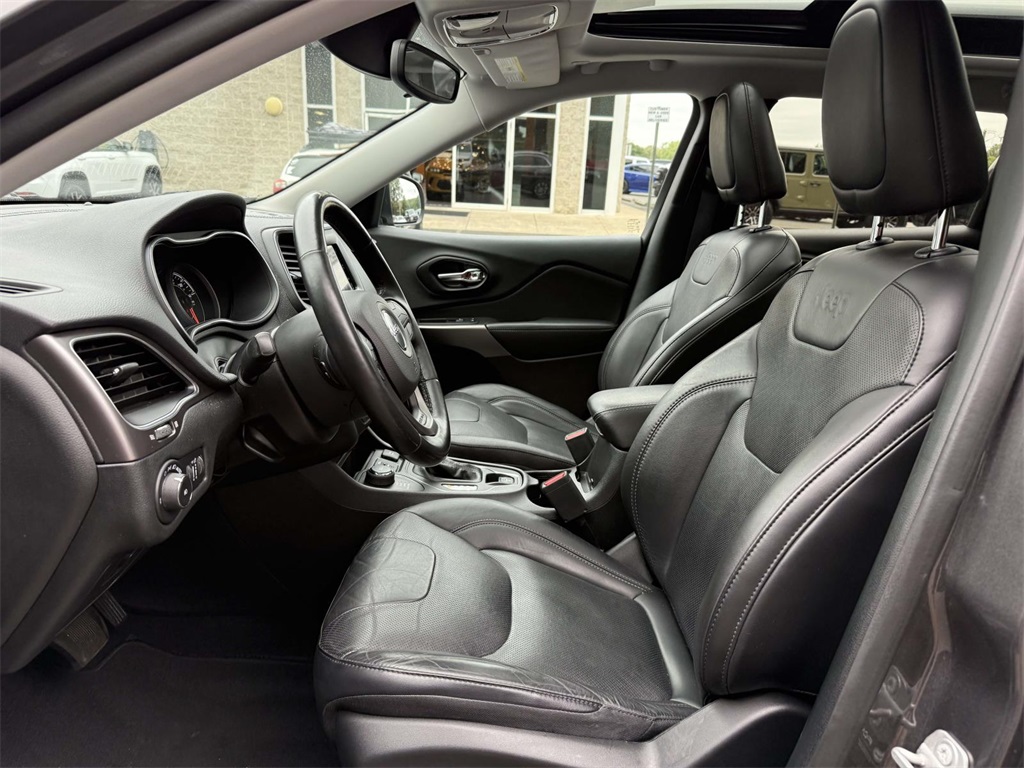 2021 Jeep Cherokee Latitude Lux photo 13