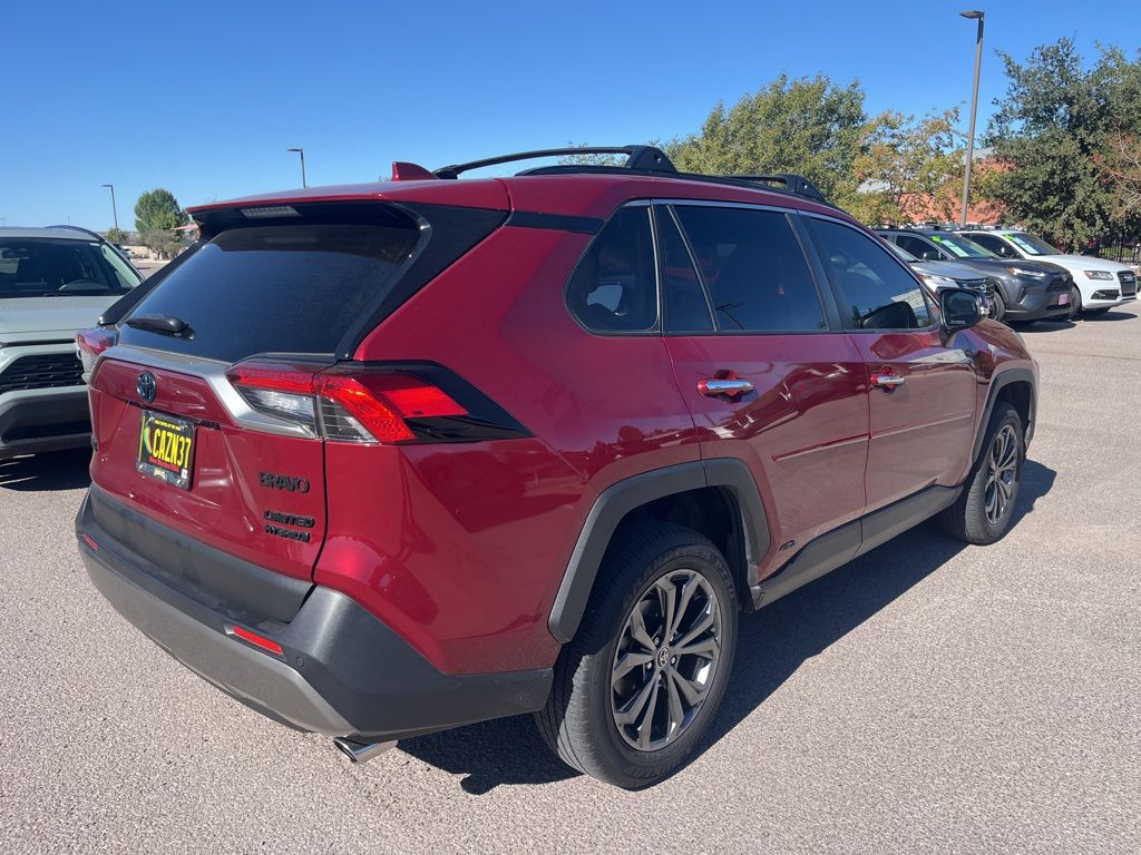 2022 Toyota RAV4 Hybrid Limited photo 2