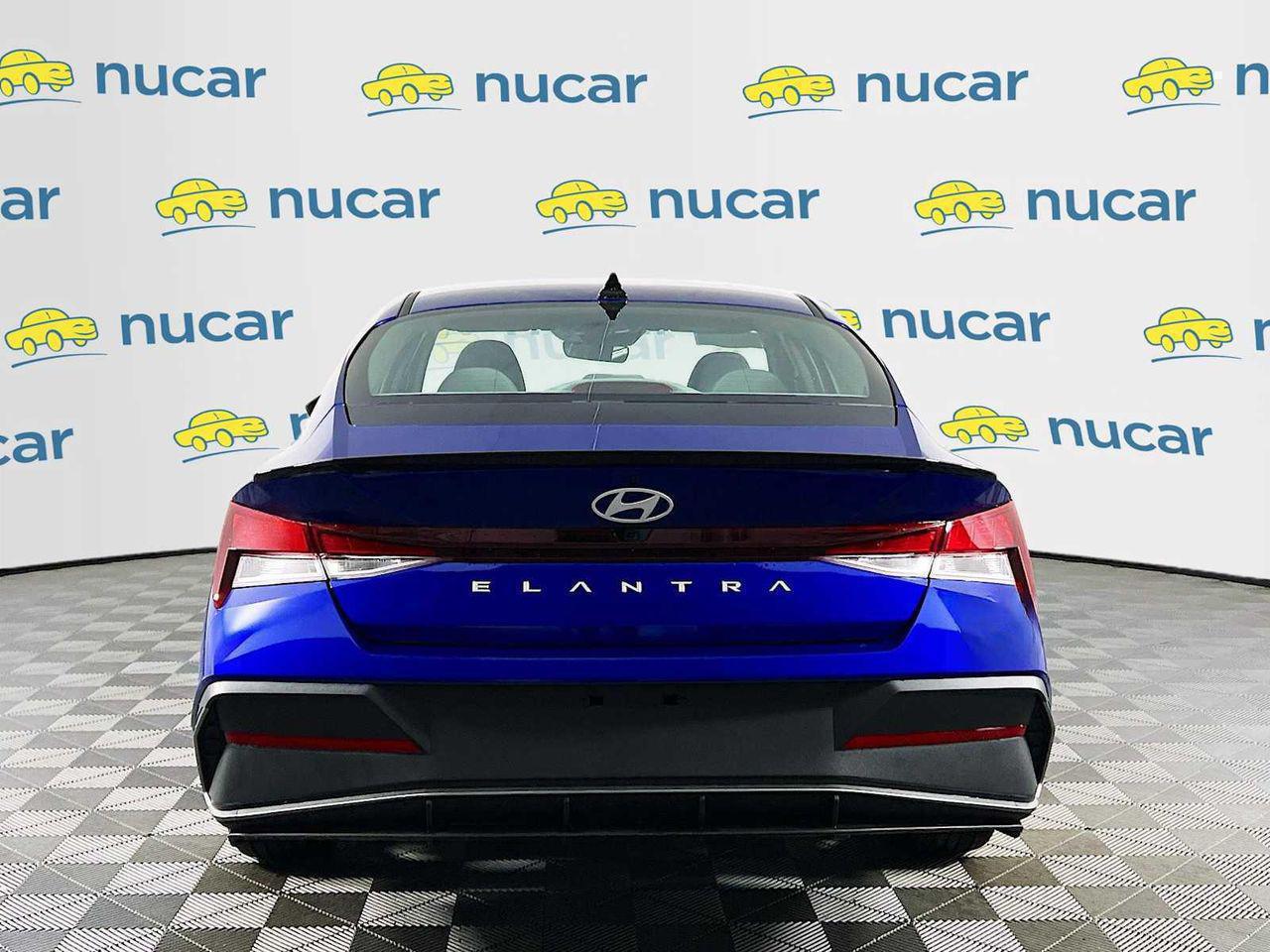 2025 Hyundai Elantra SEL Sport photo 5