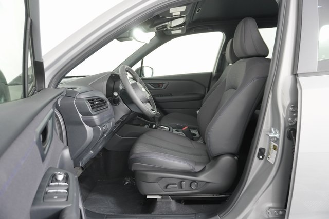2025 Subaru Forester Premium photo 9