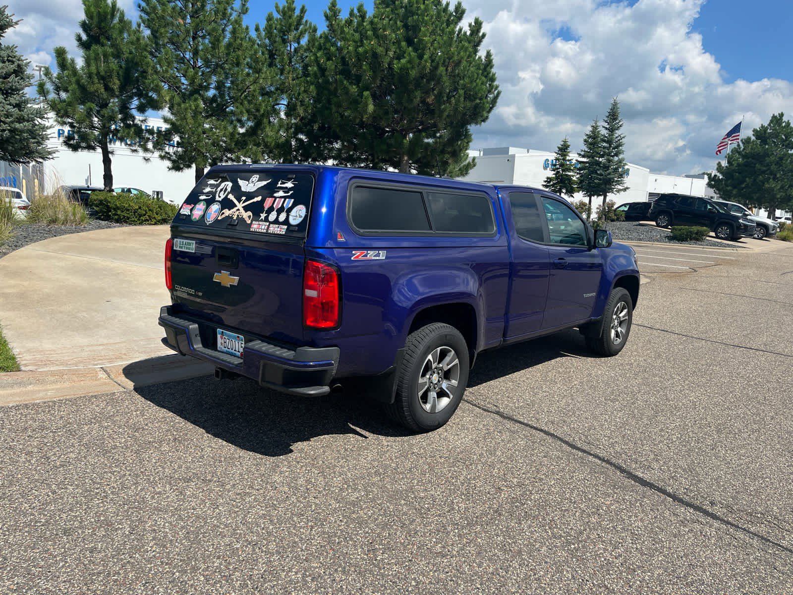 2017 Chevrolet Colorado Z71 photo 2