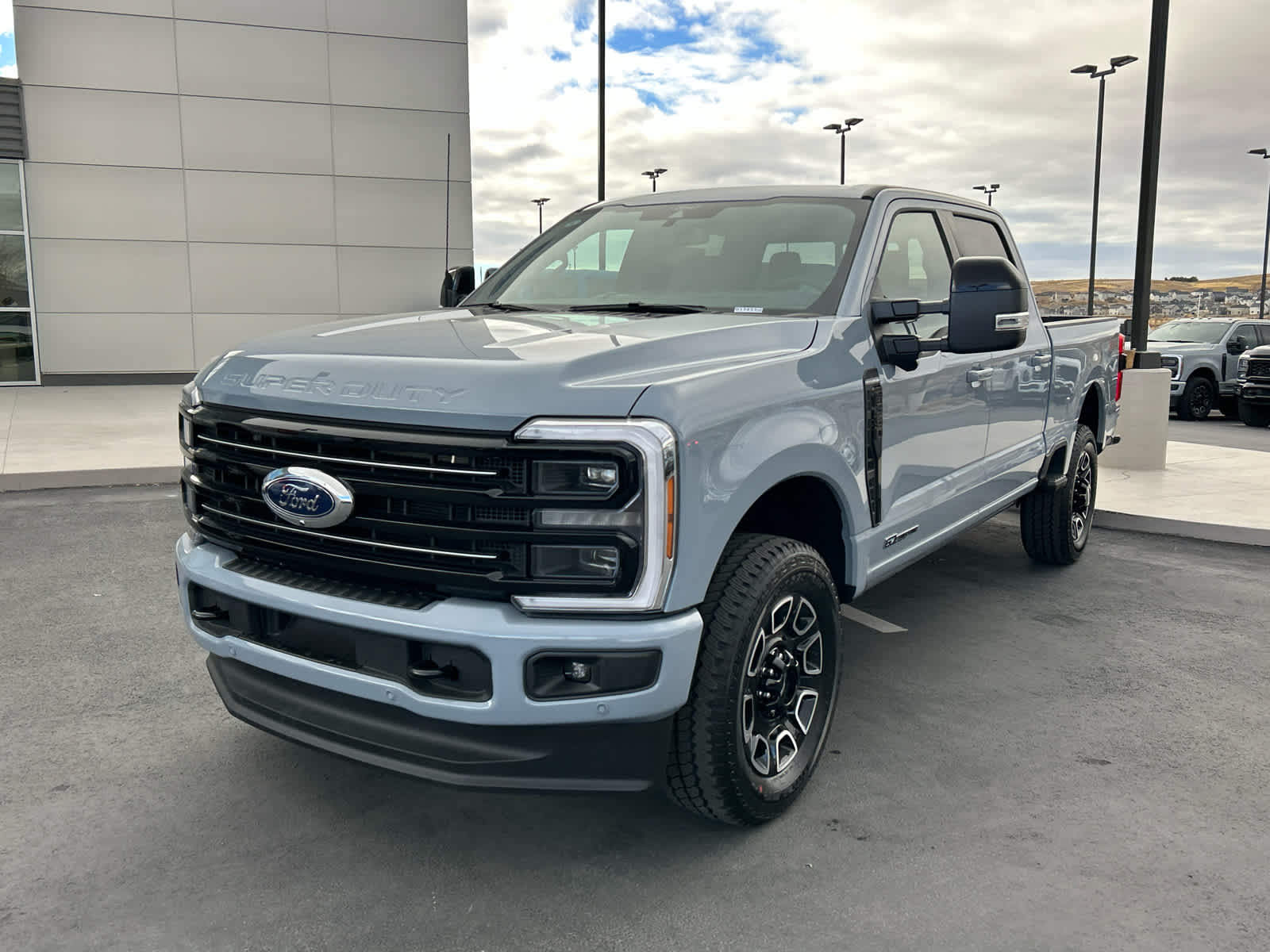 2026 Ford F-350 Super Duty Platinum's photo
