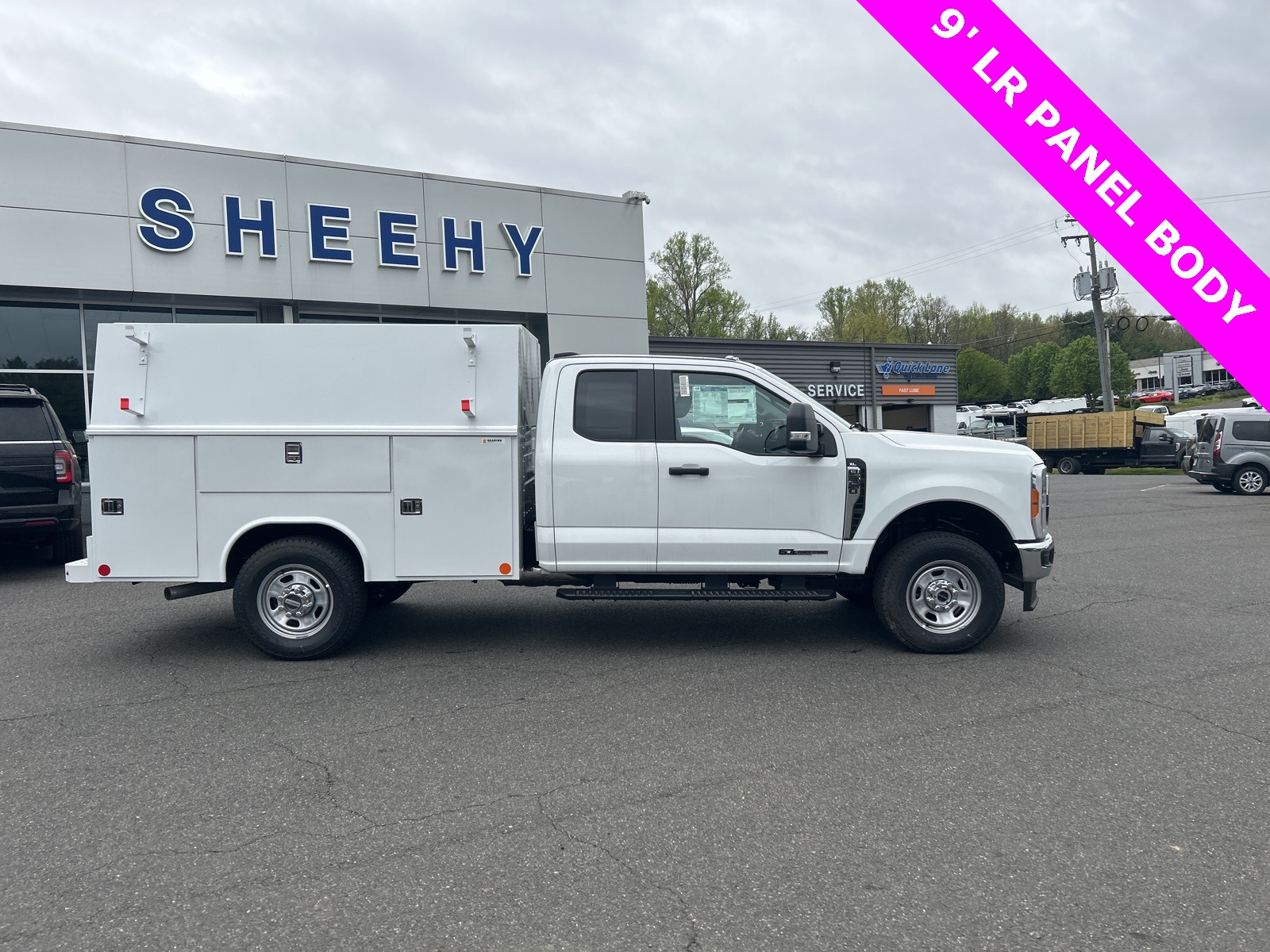 2023 Ford F-350 photo 3