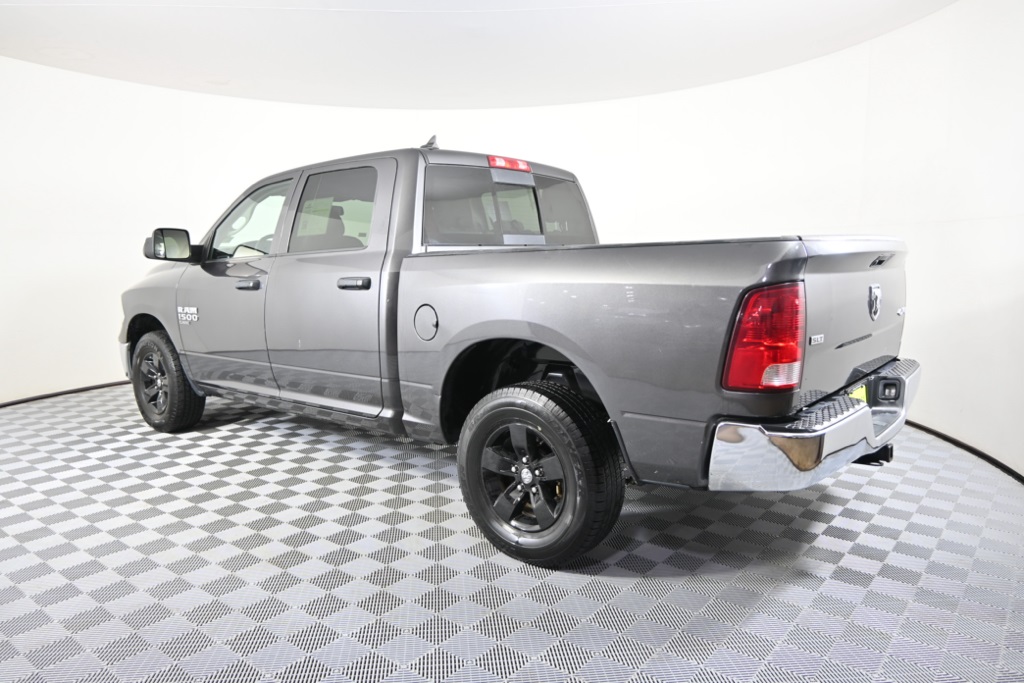 2023 Ram 1500 Classic SLT photo 4