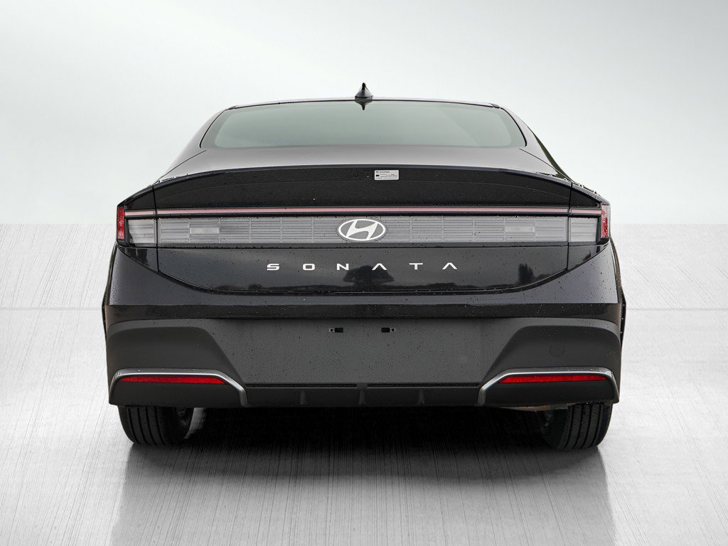 2025 Hyundai Sonata SE photo 4