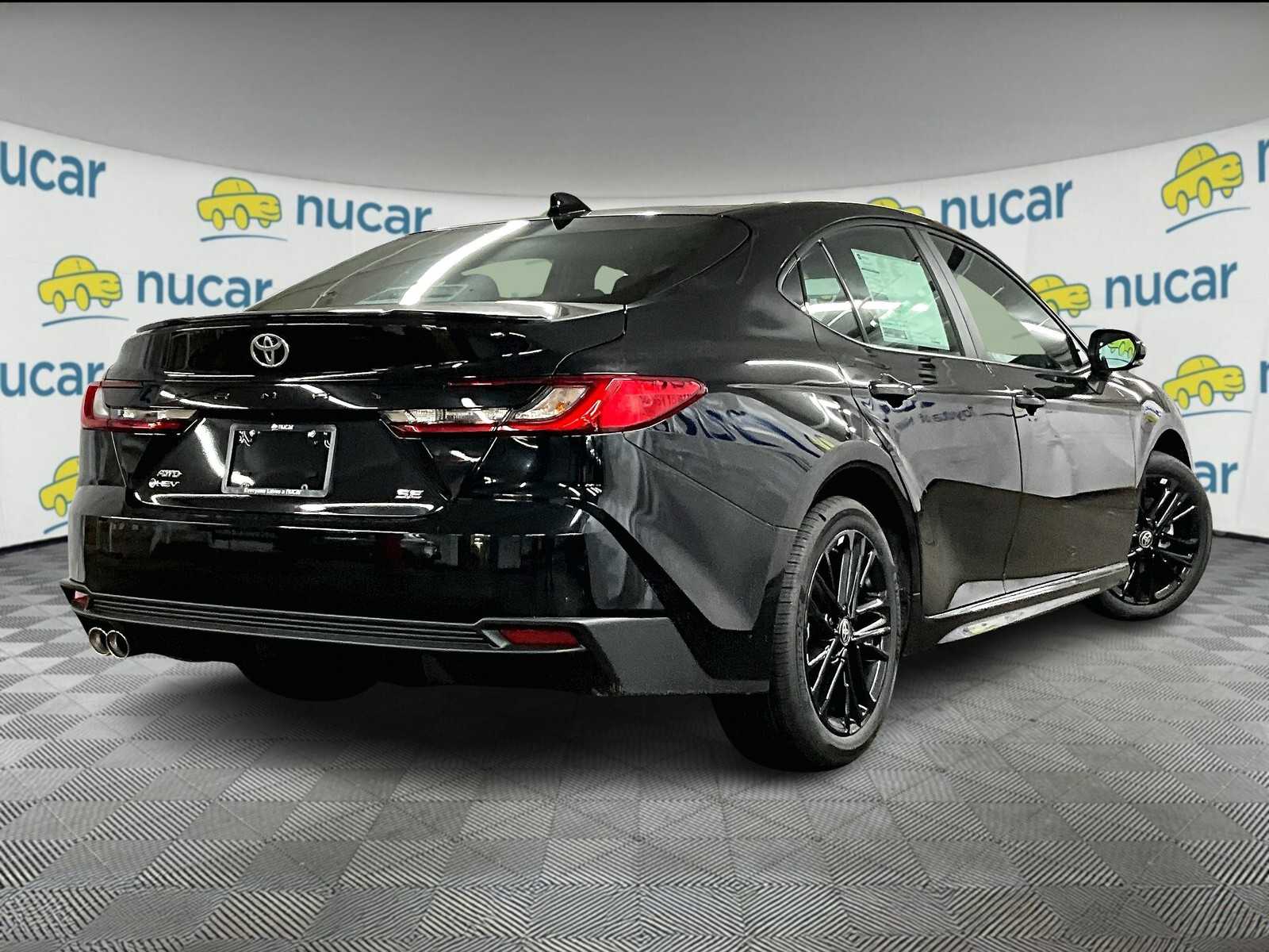 2025 Toyota Camry SE photo 6