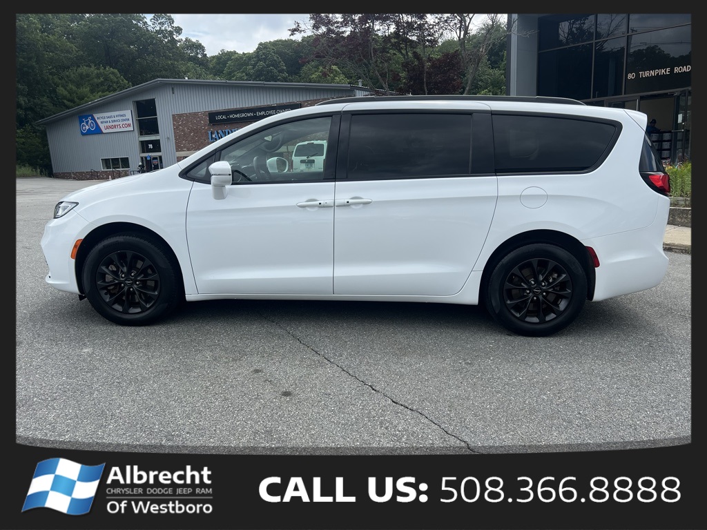 Used 2022 Chrysler Pacifica Touring L with VIN 2C4RC3BG4NR135201 for sale in Westborough, MA