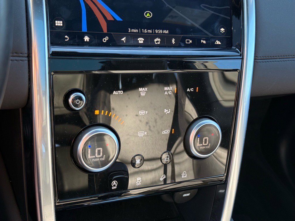 2020 Land Rover Discovery Sport SE photo 20