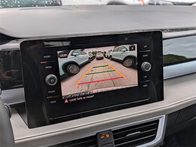 2025 Volkswagen Taos SE photo 10