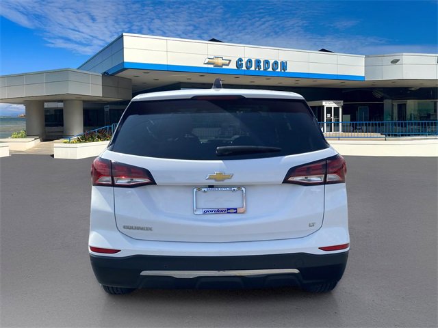 2022 Chevrolet Equinox LT photo 2