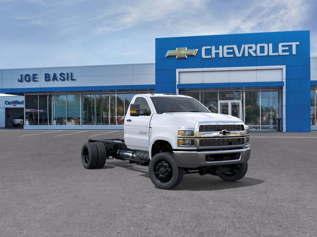 2025 Chevrolet Silverado 4500 Medium Duty Chassis Cab Work Truck's photo