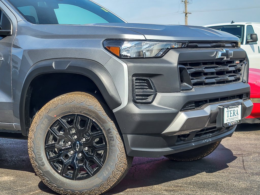 2026 Chevrolet Colorado Trail Boss photo 2
