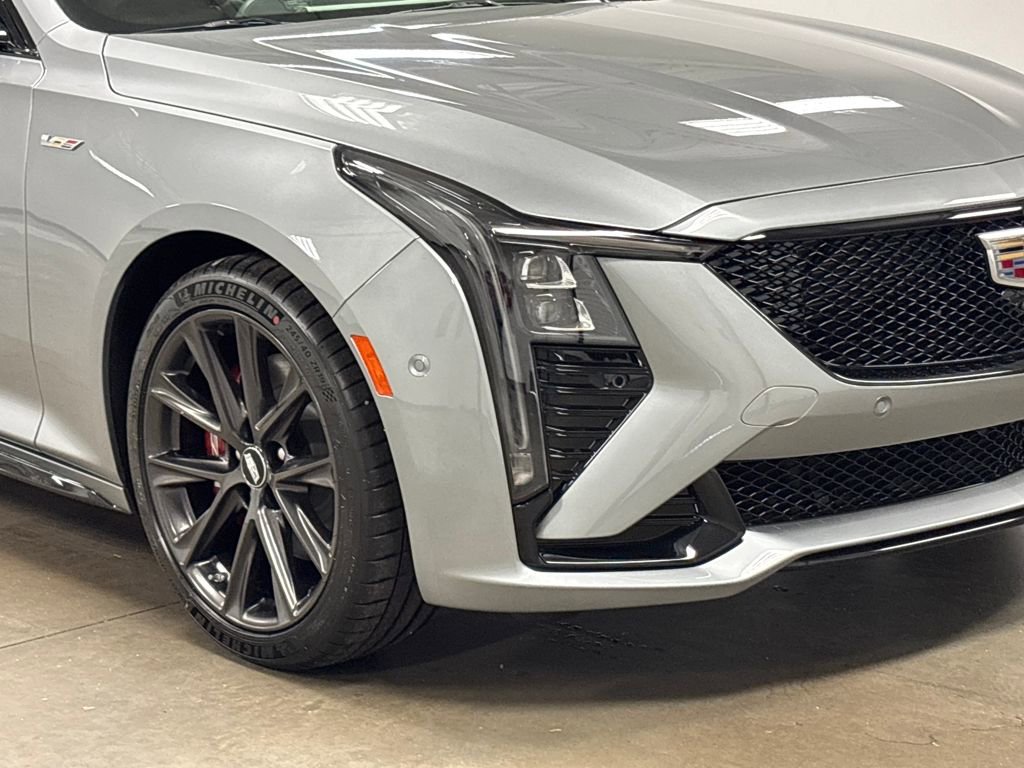 2026 Cadillac CT5 V photo 3