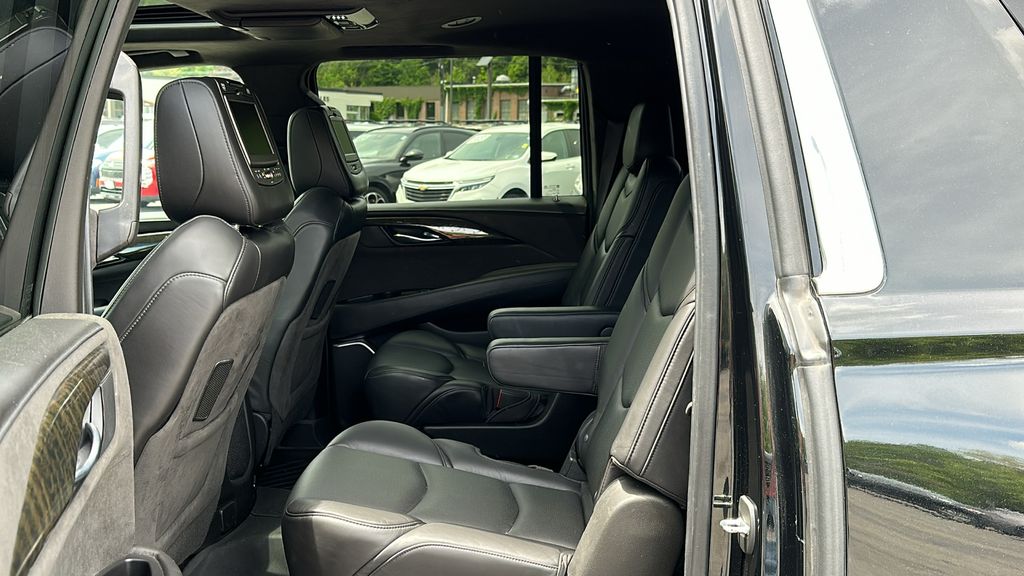 2019 Cadillac Escalade ESV Platinum photo 22