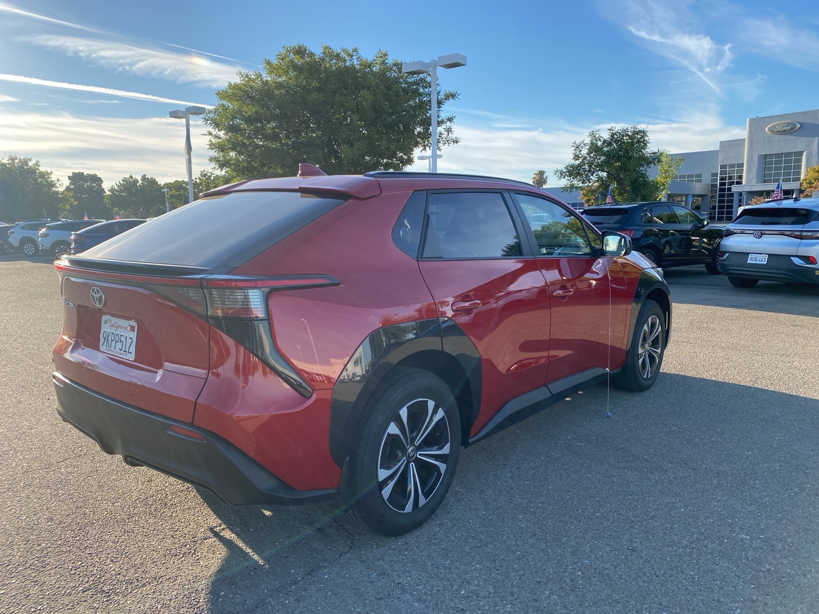 2023 Toyota bZ4X XLE photo 4